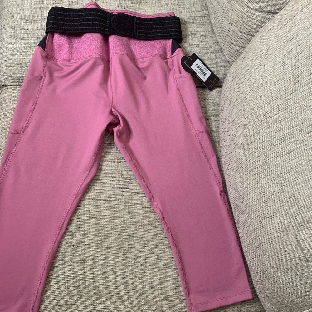 NWT TOMMIE COPPER Adjustable 2-Pocket 19-inch Capri Leggings in Mauve, Sz Large - Picture 2 of 3